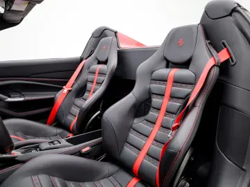 FERRARI F8 Spider