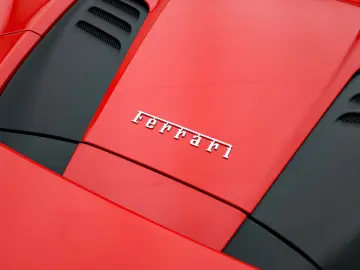 FERRARI F8 Spider