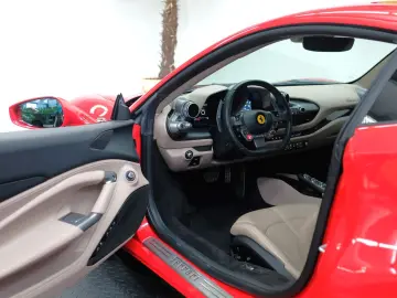 FERRARI F8 Tributo LIFT CAMERA PDC FULL ELECTRIC SEATS
