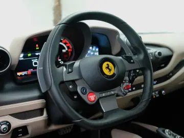 FERRARI F8 Tributo LIFT CAMERA PDC FULL ELECTRIC SEATS