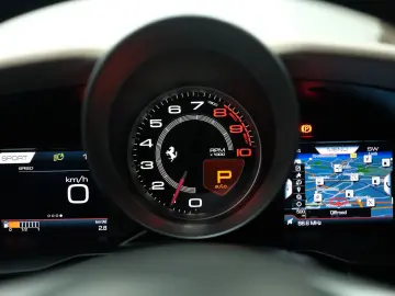 FERRARI F8 Tributo LIFT CAMERA PDC FULL ELECTRIC SEATS