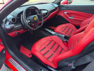 FERRARI F8 Tributo LIFT JBL CARBON EXTERIEUR INTERIEUR