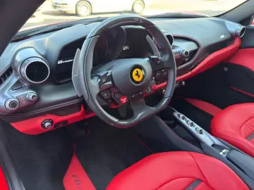 FERRARI F8 Tributo LIFT JBL CARBON EXTERIEUR INTERIEUR