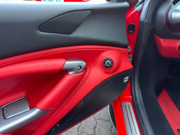FERRARI F8 Tributo LIFT JBL CARBON EXTERIEUR INTERIEUR