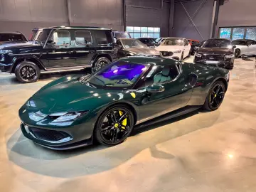 FERRARI 296 GTB VERDE BRITISH GREEN LIFT RACING SEATS