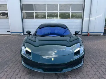 FERRARI 296 GTB VERDE BRITISH GREEN LIFT RACING SEATS
