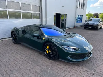 FERRARI 296 GTB VERDE BRITISH GREEN LIFT RACING SEATS