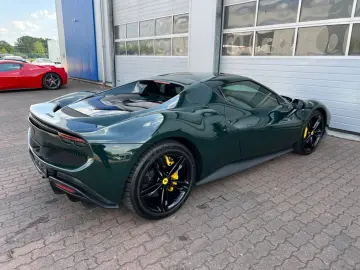 FERRARI 296 GTB VERDE BRITISH GREEN LIFT RACING SEATS