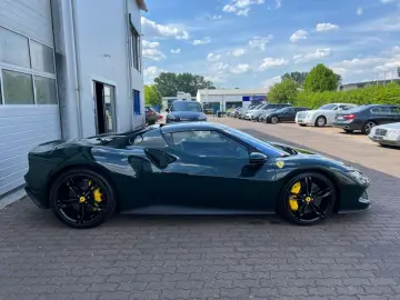 FERRARI 296 GTB VERDE BRITISH GREEN LIFT RACING SEATS