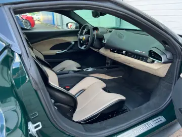 FERRARI 296 GTB VERDE BRITISH GREEN LIFT RACING SEATS