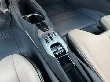FERRARI 296 GTB VERDE BRITISH GREEN LIFT RACING SEATS