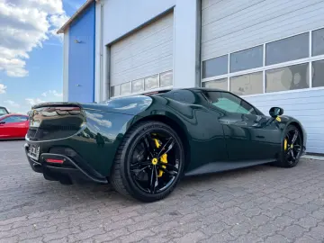 FERRARI 296 GTB VERDE BRITISH GREEN LIFT RACING SEATS