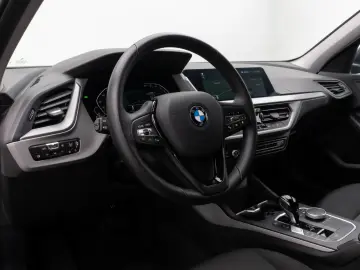 BMW 118d DAB CockPitPro PDC LED Geschwindigkeitsreg.