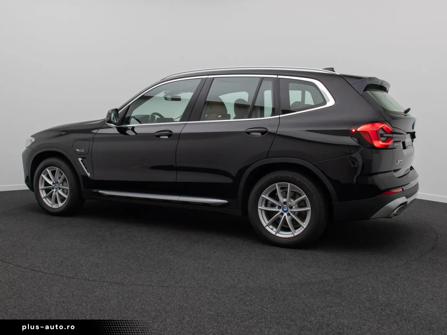 BMW X3 xD30e Kamera DAB Sportsitz AHK Leder 18Zoll