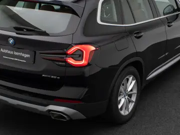 BMW X3 xD30e Kamera DAB Sportsitz AHK Leder 18Zoll