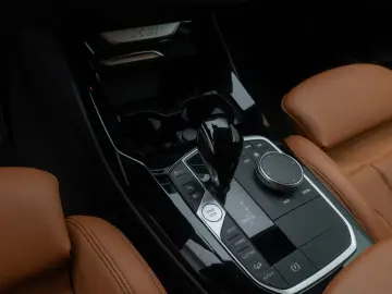 BMW X3 xD30e Kamera DAB Sportsitz AHK Leder 18Zoll