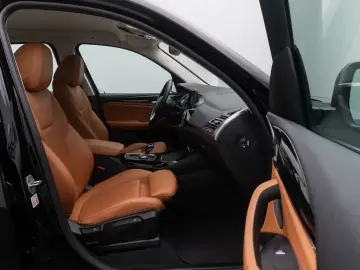 BMW X3 xD30e Kamera DAB Sportsitz AHK Leder 18Zoll