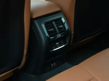 BMW X3 xD30e Kamera DAB Sportsitz AHK Leder 18Zoll