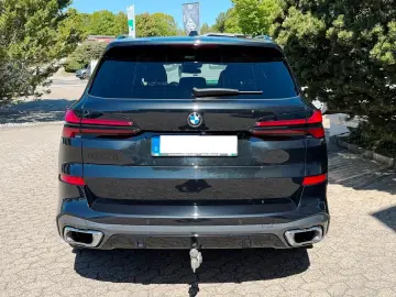 BMW X5 xDrive 30d M-Sport AHK Leder LED