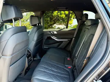 BMW X5 xDrive 30d M-Sport AHK Leder LED