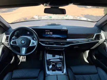 BMW X5 xDrive 30d M-Sport AHK Leder LED