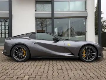FERRARI 812 GTS   1. HD  DE  RACING  LIFT  LED LENKRAD