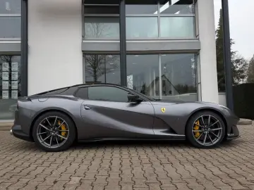 FERRARI 812 GTS   1. HD  DE  RACING  LIFT  LED LENKRAD