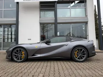 FERRARI 812 GTS   1. HD  DE  RACING  LIFT  LED LENKRAD