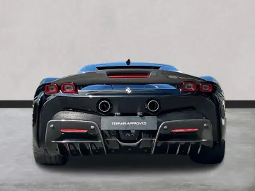 FERRARI SF90 Stradale  Assetto Fiorano  Karbon Felgen