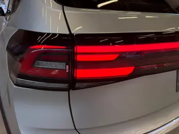 VW 1.5TSI DSG R-Line Black Style IQLight RearView N