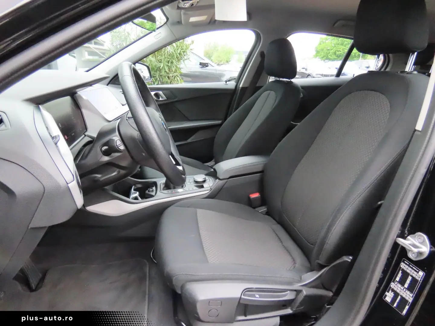 BMW 1 Series 2022 — imagine 13