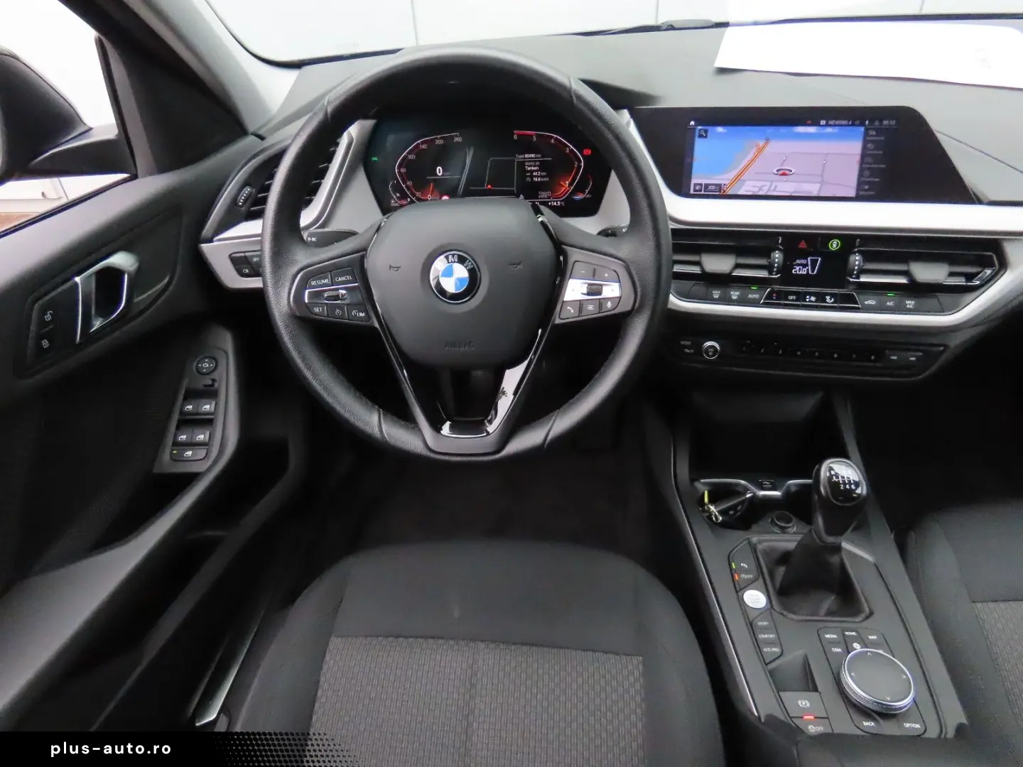 BMW 1 Series 2022 — imagine 14