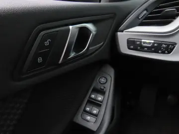 BMW 116d Advantage Klimaauto. Navigation LED