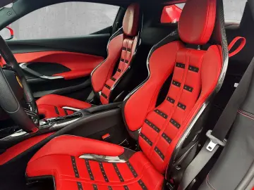 FERRARI 296 GTB Carbon Lift Racingsitz JBL Dt. Auto