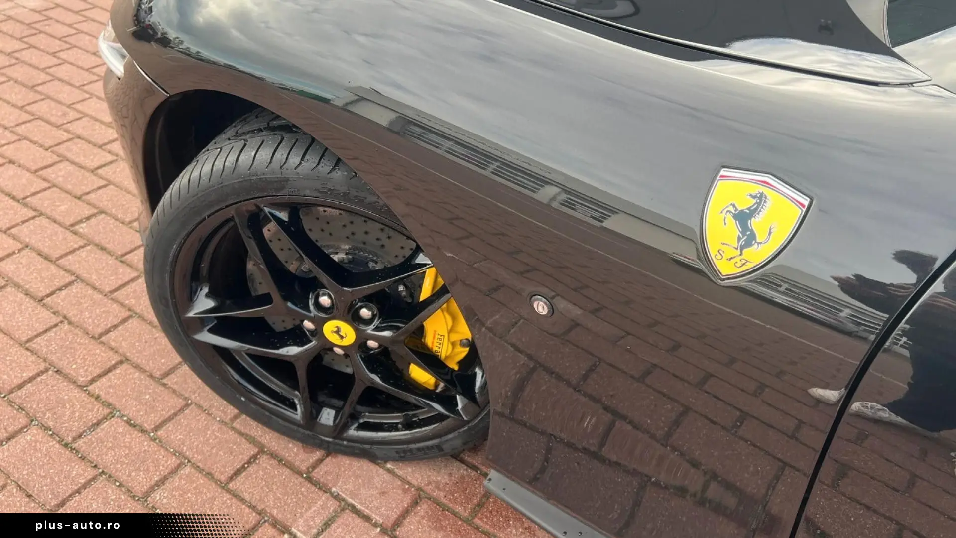 FERRARI Roma 3.9 T V8 DCT