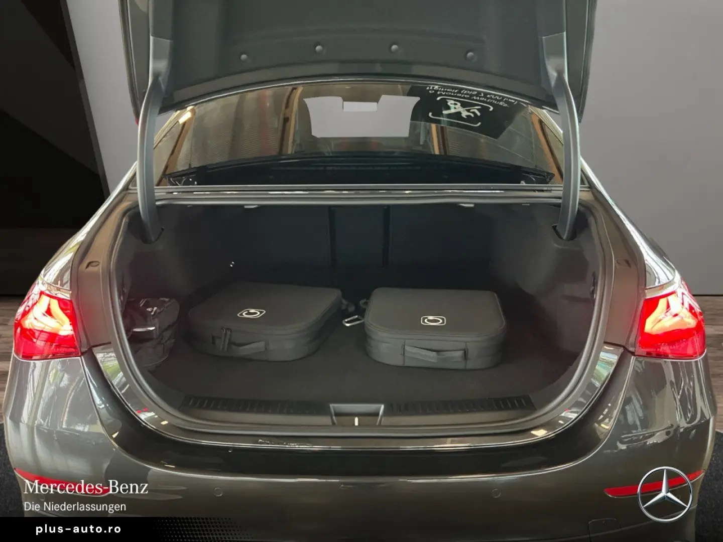 MERCEDES-BENZ E-Class 2025 — imagine 15