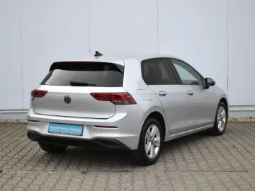 VW Golf VIII 1.5 TSI Life LED NAVI VZE 16-ZOLL PDC