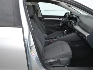 VW Golf VIII 1.5 TSI Life LED NAVI VZE 16-ZOLL PDC