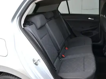 VW Golf VIII 1.5 TSI Life LED NAVI VZE 16-ZOLL PDC