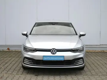 VW Golf VIII 1.5 TSI Life LED NAVI VZE 16-ZOLL PDC