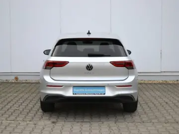 VW Golf VIII 1.5 TSI Life LED NAVI VZE 16-ZOLL PDC