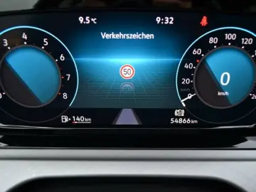 VW Golf VIII 1.5 TSI Life LED NAVI VZE 16-ZOLL PDC