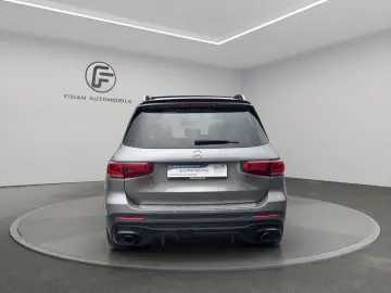 MERCEDES-BENZ GLB 35 AMG 4Matic Pano MBEAM Night 360…