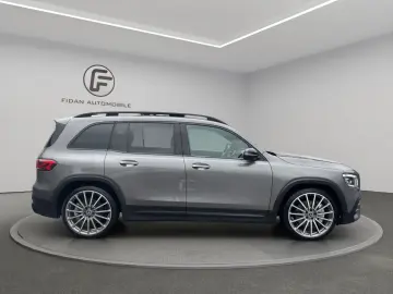 MERCEDES-BENZ GLB 35 AMG 4Matic Pano MBEAM Night 360…