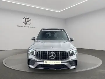 MERCEDES-BENZ GLB 35 AMG 4Matic Pano MBEAM Night 360…