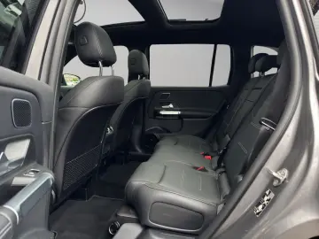 MERCEDES-BENZ GLB 35 AMG 4Matic Pano MBEAM Night 360…