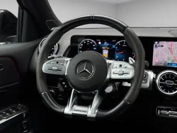 MERCEDES-BENZ GLB 35 AMG 4Matic Pano MBEAM Night 360…