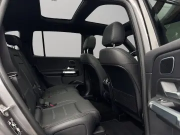 MERCEDES-BENZ GLB 35 AMG 4Matic Pano MBEAM Night 360…