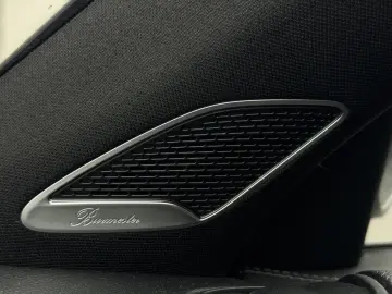 MERCEDES-BENZ GLB 35 AMG 4Matic Pano MBEAM Night 360…