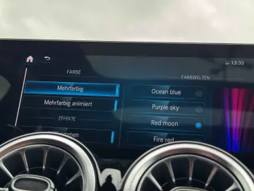 MERCEDES-BENZ GLB 35 AMG 4Matic Pano MBEAM Night 360…